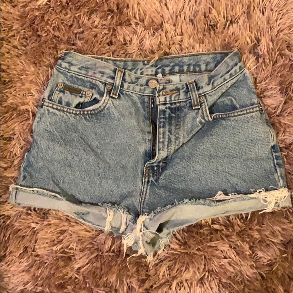 Calvin Klein Distressed Shorts (High waist)
